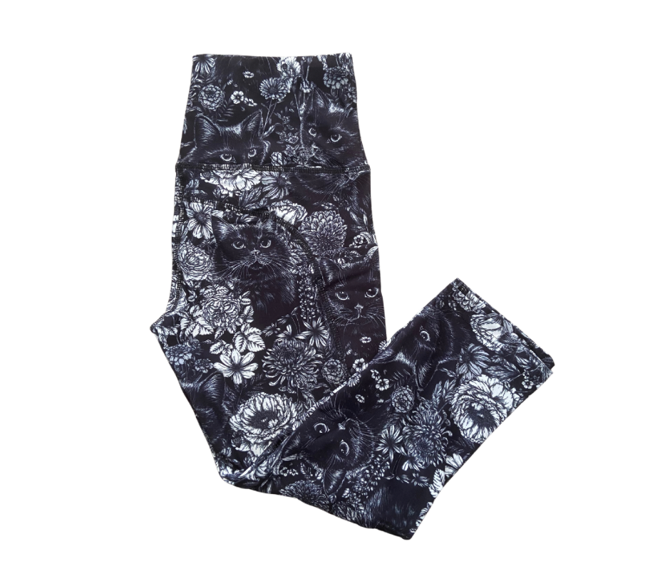 Black Cat thigh pocket Capri leggings