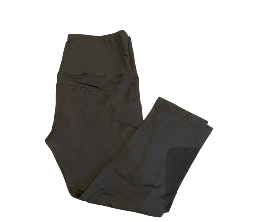 Plain Black Thigh Pocket Capri Leggings