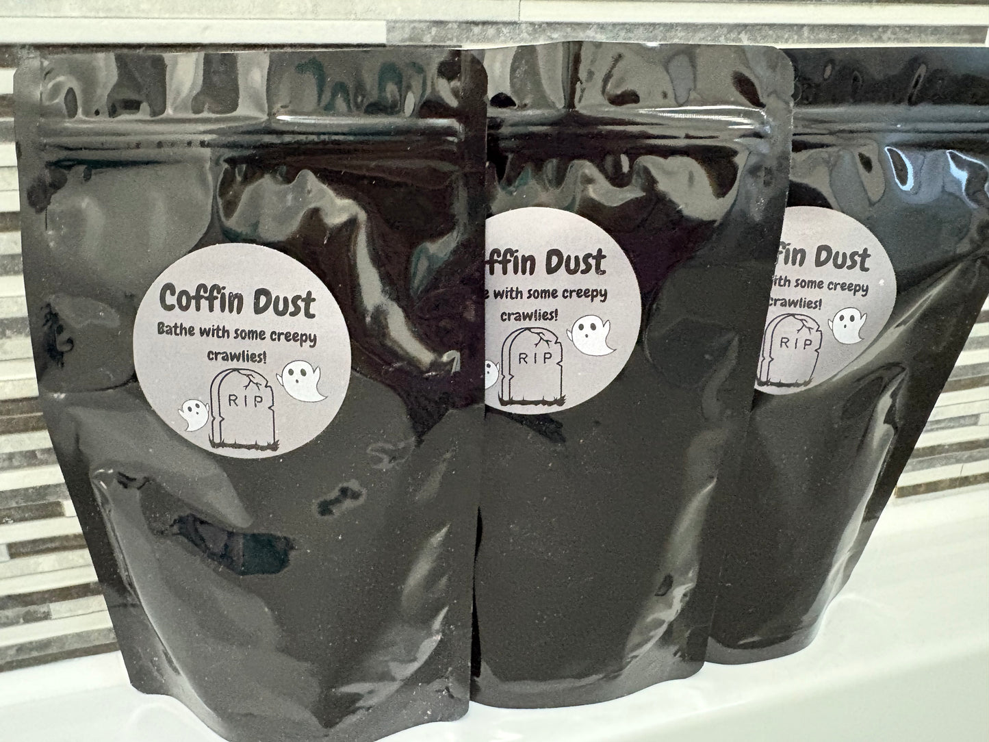 Blackcurrant & Liquorice Coffin Bath Dust