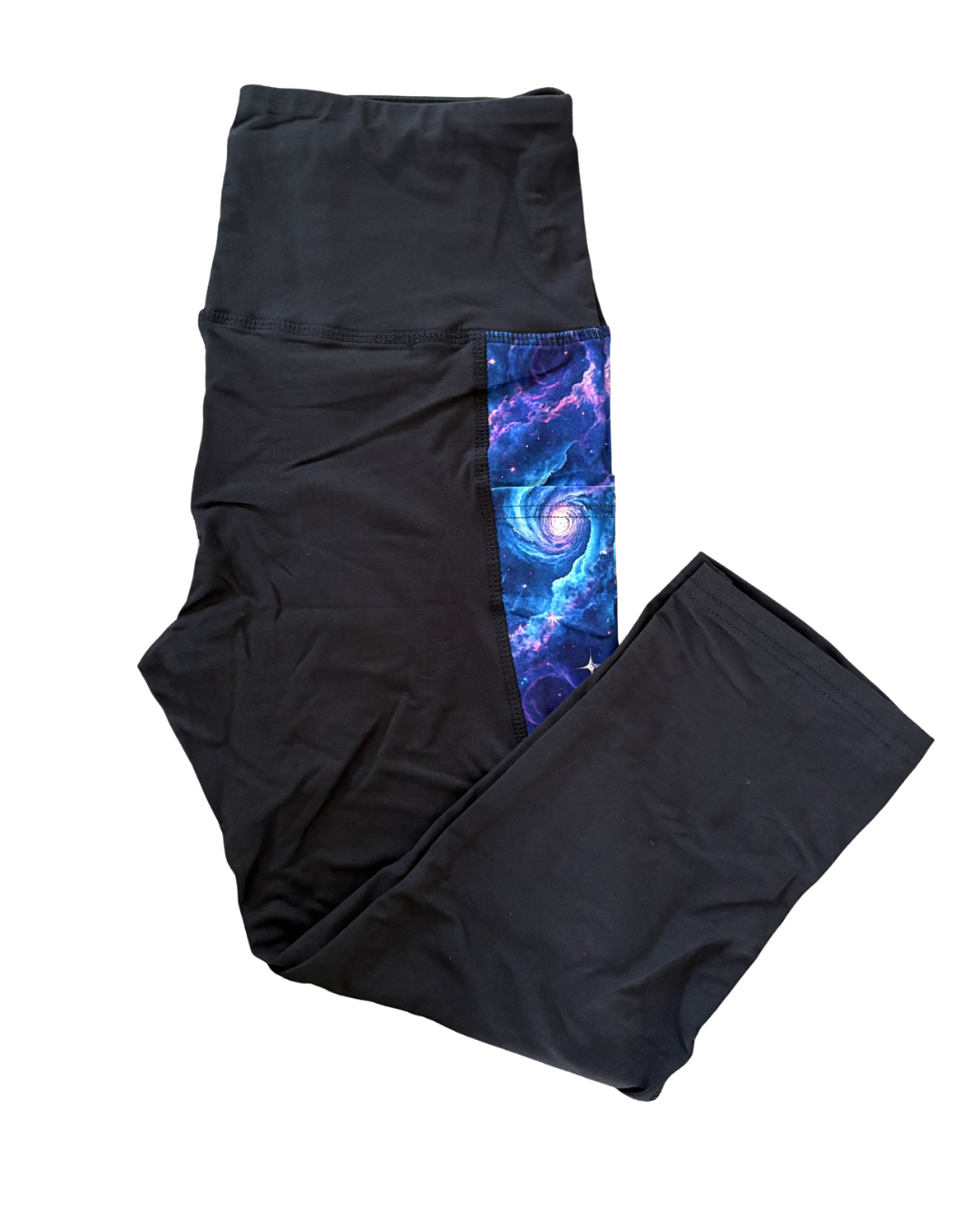 Cosmic Dreams Capri triangle pocket leggings