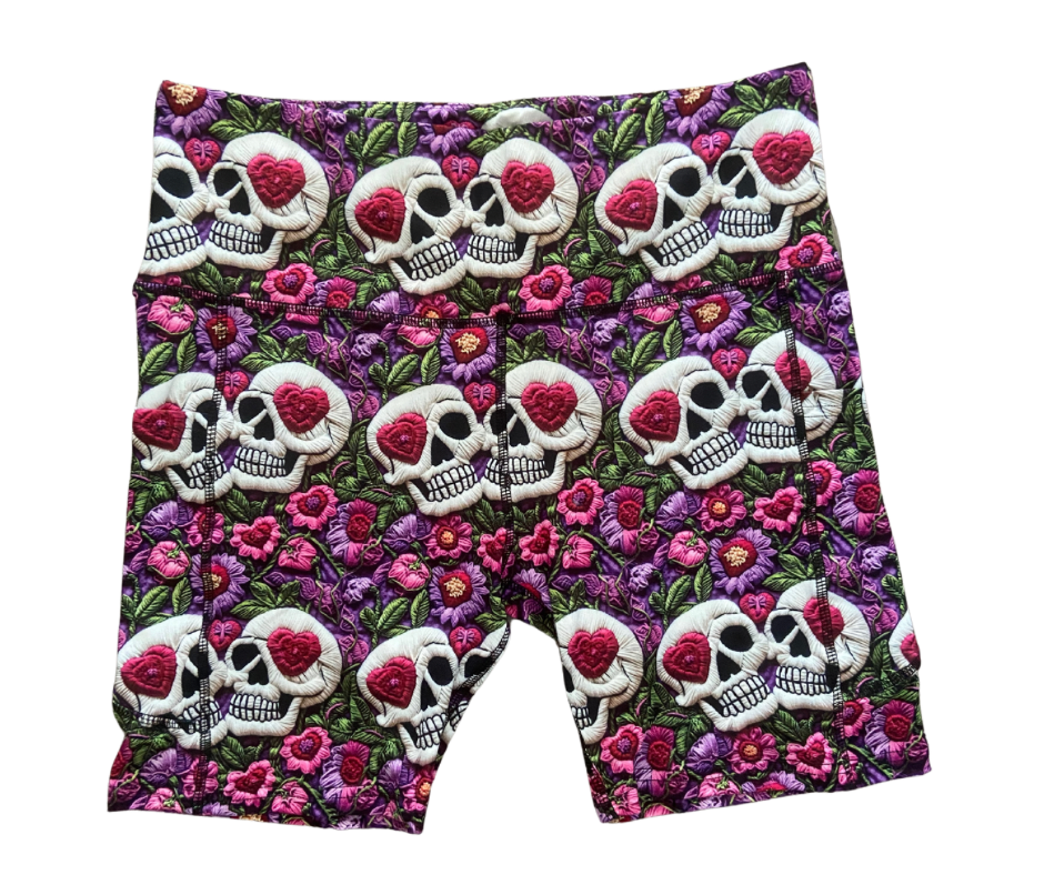 Skull Love thigh pocket shorts