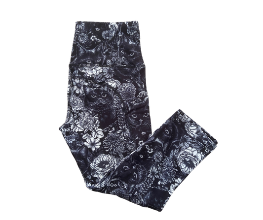 Black Cat thigh pocket Capri leggings