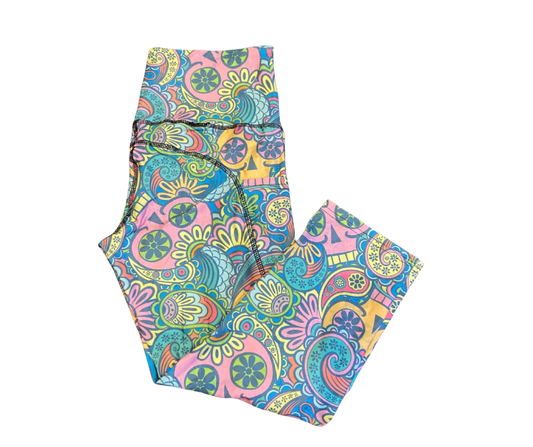 Paisley Skull Thigh Pocket Capri Leggings