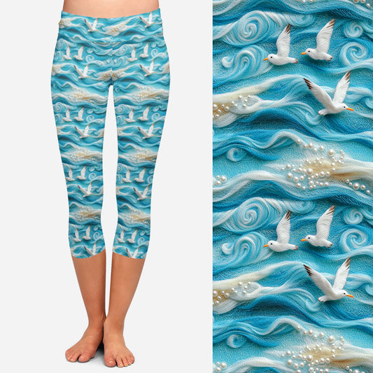 Preorder Gull Power Capri leggings. Ends 31st December, available early to mid February
