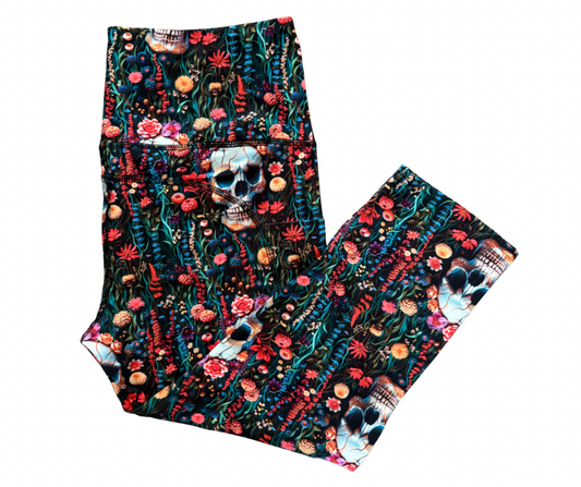 Skull Garden thigh pocket Capri leggings