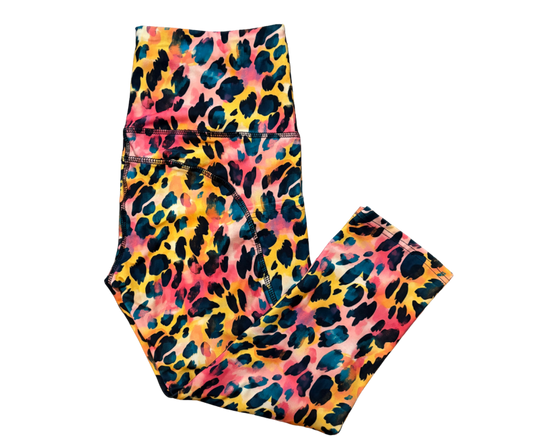 Sunset Safari Capri thigh pocket leggings
