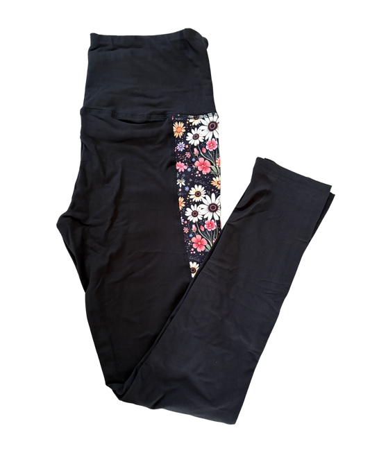 Wildflower Whimsy full length triangle pocket leggings