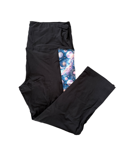 Celestial Moon Capri triangle pocket leggings