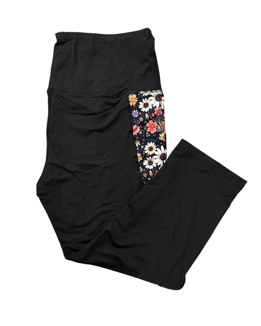 Wildflower Whimsy Capri triangle pocket leggings